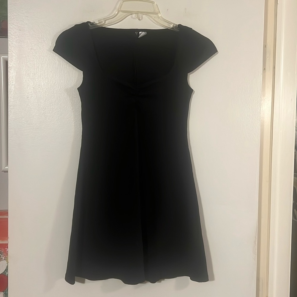 Divided H&M black cap sleeve mini dress